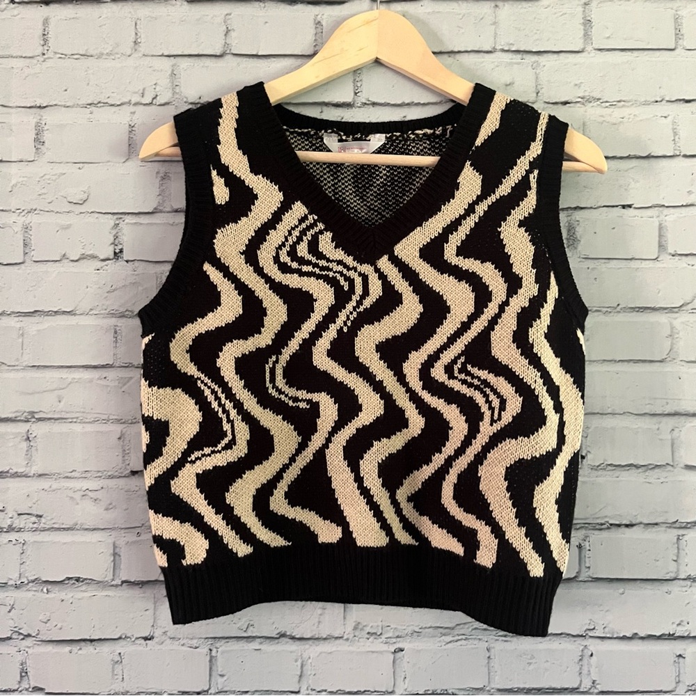 Black and Cream Retro Trippy‎ Y2K Vest